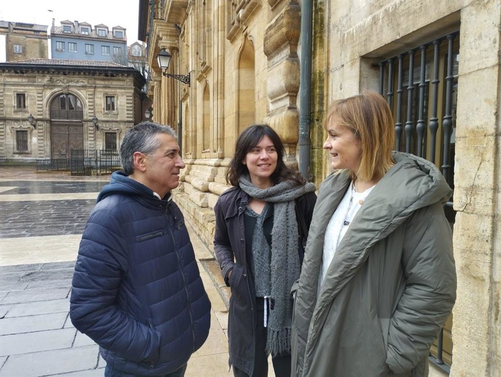 Xune Elipe, Laura Tuero y Covadonga Tomé.