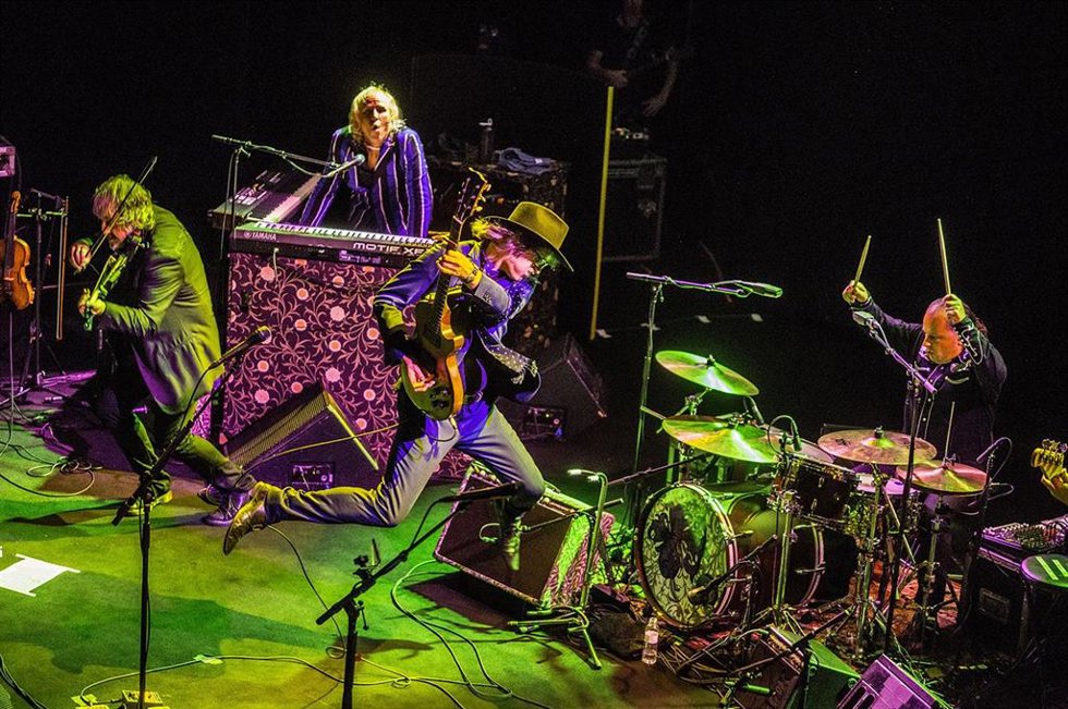 Archivo - Foto de archivo del grupo The Waterboys.