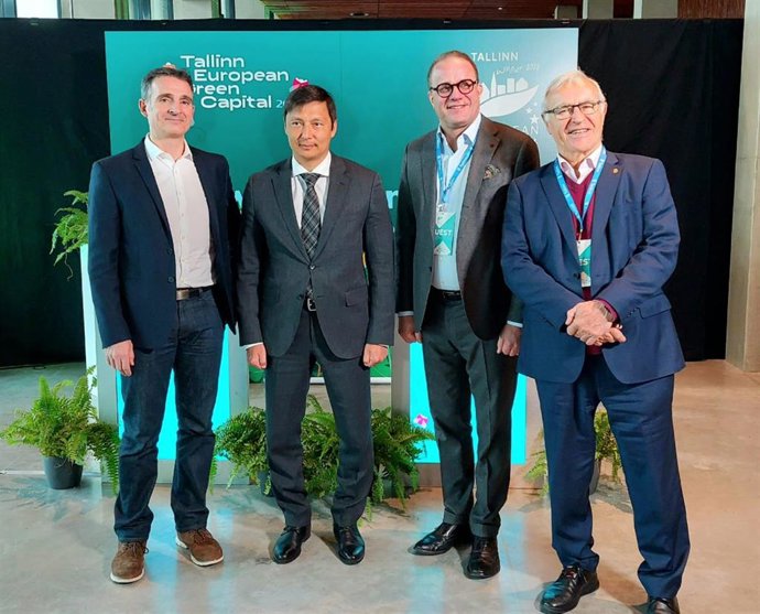 De izquierda a derecha: Eric Piolle, alcalde de Grenoble (Francia); Mihhail Klvart, alcalde de Tallinn (Estonia); Pekka Timonen, alcalde de Lahti (Finlandia); y Joan Ribó, alcalde de Valncia (España).