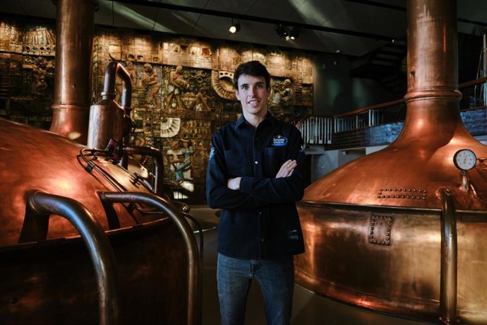 El piloto español Álex Márquez renueva su patrocinio con la cervecera Estrella Galicia.