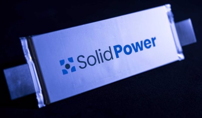 Archivo - Logotipo del el fabricante de baterías de estado sólido Solid Power