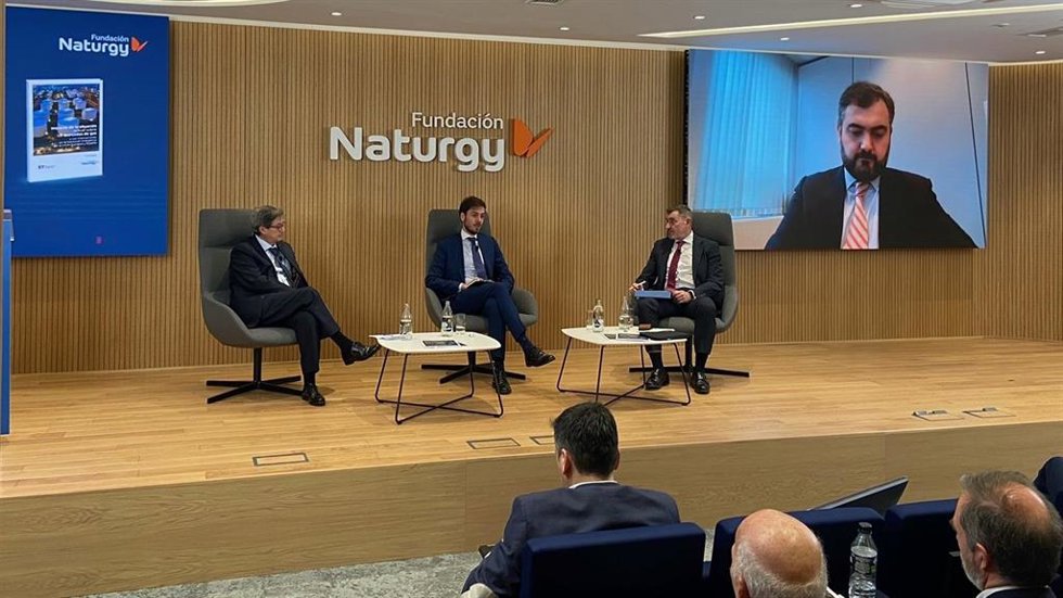 La Fundación Naturgy presenta el informe 'Impacto de la situación actual sobre los mercados de gas y sus implicaciones en la transición energética en la Unión Europea y España'.