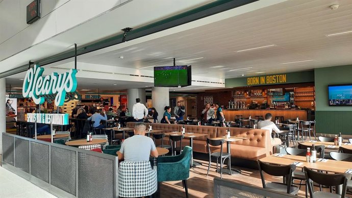 El Aeropuerto añada un pub a su oferta de restauración tras la reciente apertura de este establecimiento.