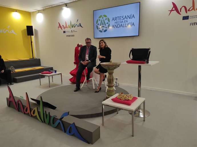 Artesanos andaluces muestran en Fitur sus productos bajo la marca 'Artesanía hecha en Andalucía'.