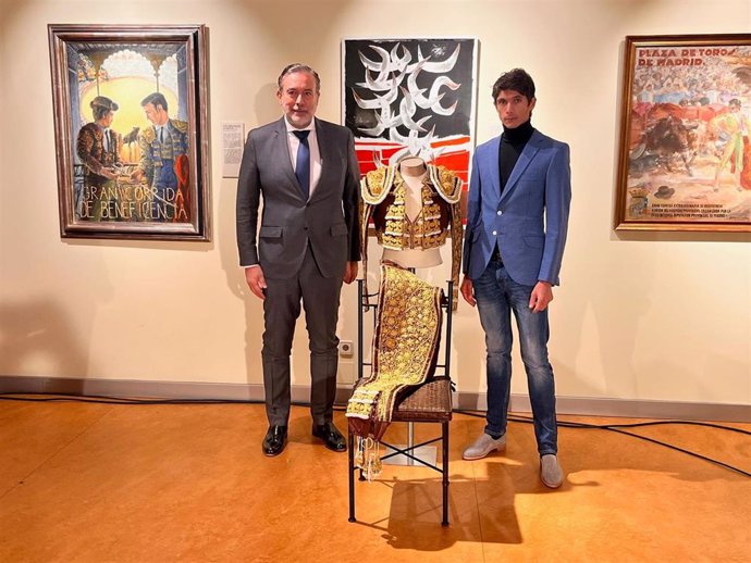 La Comunidad de Madrid incorpora al Museo Taurino de las Ventas un traje de luces donado por el matador Sebastián Castella