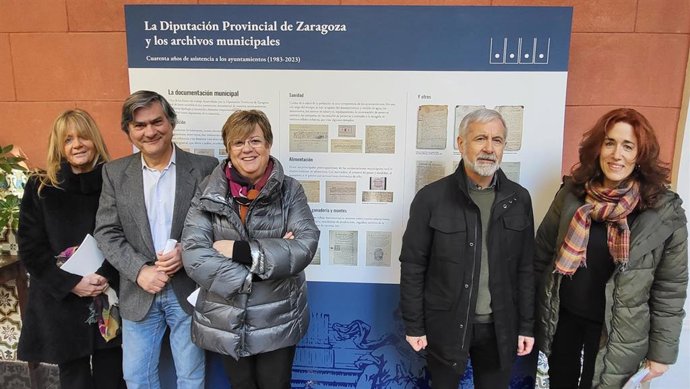 La DPZ conmemora sus 40 años de apoyo y asistencia a los archivos municipales con un libro y una exposición.