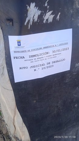 Notificación de la Policía Local de Níjar en una de las infraviviendas