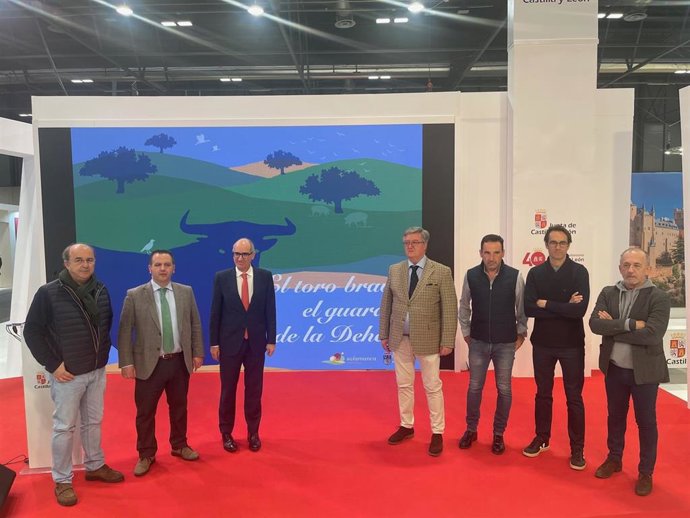 Presentación en Fitur de la 'Ruta del Toro bravo y la Dehesa Salmantina'.