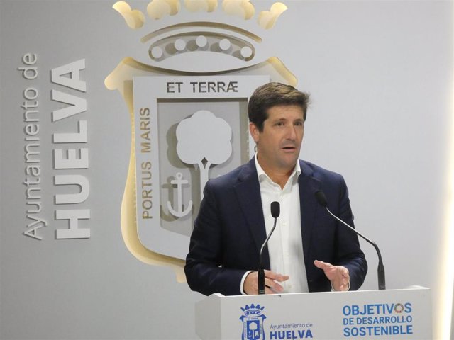El candidato a la Alcaldía de Huelva y portavoz del Grupo Municipal de Ciudadanos (Cs) en el Ayuntamiento de la capital, Guillermo García de Longoria.