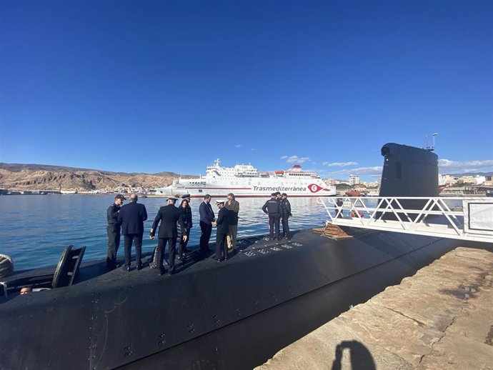 Visita al submarino 'Galerna' en el Puerto de Almería.