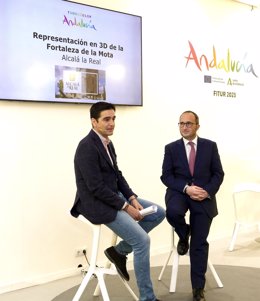Marino Aguilera y José Ayala durante la presentación de las mejoras en la Fortaleza de la Mota