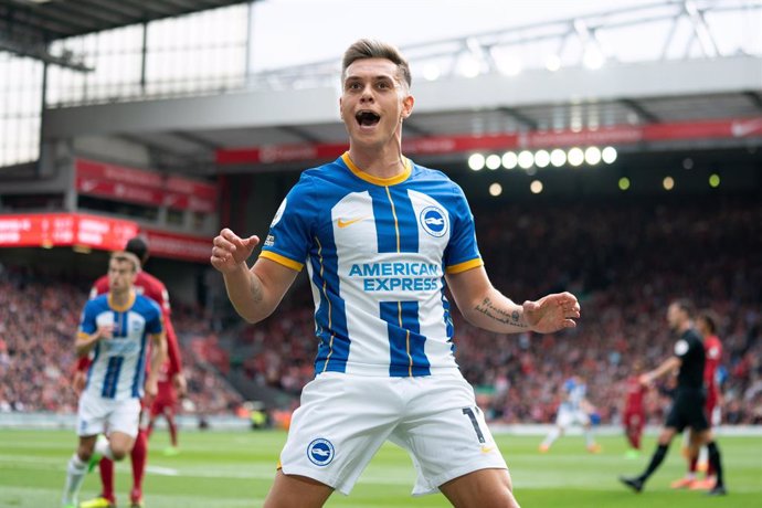 Archivo - Brighton Hove & Albion Leandro Trossard celebrates scoring his sides second goal during the English championship Premier League football match between Liverpool and Bright & Hove Albion on October 1, 2022 at Anfield stadium in Liverpool, Engla