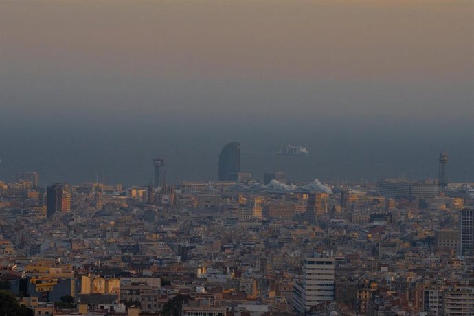 Vista panorámica de la ciudad de Barcelona, a 31 de diciembre de 2022, en Barcelona, Cataluña (España). 