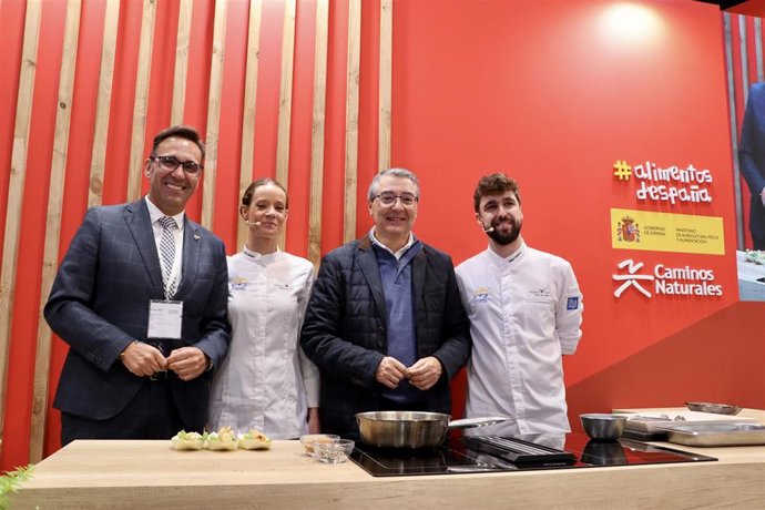 Rincón De La Victoria Presenta En Fitur Los Usos Gastronómicos Del Boquerón Victoriano Junto A Alimentos De España