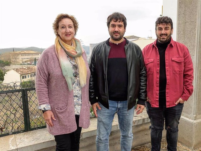 Rafel Sedano, Isabel Manresa y Javier Porto, candidatos de Esquerra de Calvià para las municipales de mayo.