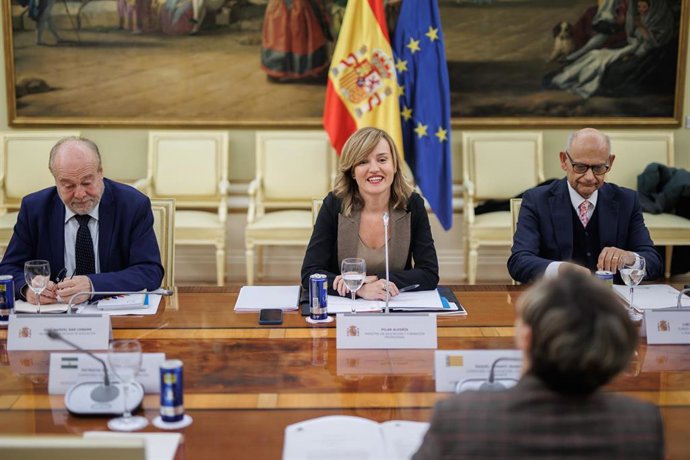 Archivo - (I-D) El secretario de Estado de Educación, José Manuel Bar Cendón, la ministra de Educación y Formación Profesional, Pilar Alegría, y el subsecretario de Educación y Formación Profesional, Liborio López García, 