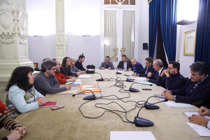 Reunión entre el Ayuntamiento de Málaga y La Invisible