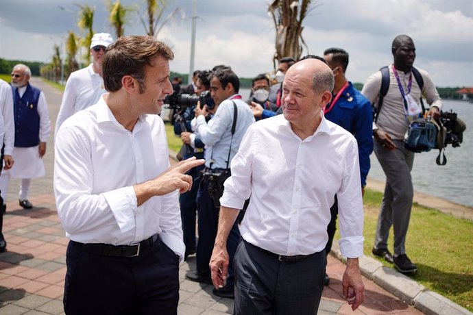 Archivo - El presidente de Francia, Emmanuel Macron, y el canciller alemán, Olaf Scholz, durante la cumbre del G20 en Bali (Indonesia) 