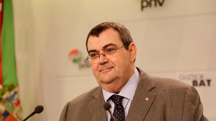 El responsable institucional del EBB del PNV, Koldo Madiavilla, en la sede de Sabin Etxea de Bilbao