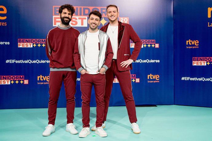 Archivo - El grupo musical Siderland posa en el photocall de la presentación de las 18 canciones que competirán en el Benidorm Fest 2023, en Prado del Rey.