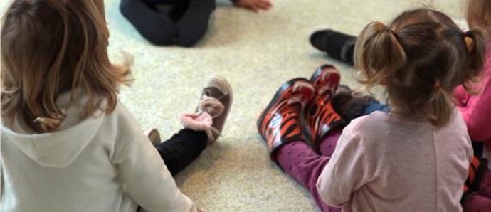 Niños en la guardería.