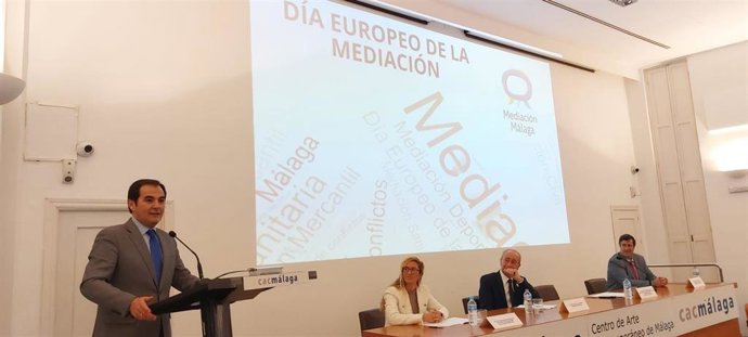 Andalucía aspirar a ser líder en mediación frente al "exceso" de litigiosidad