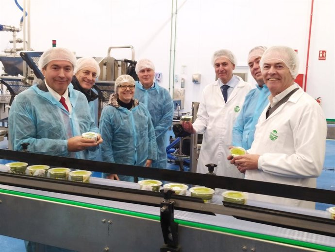 Gumersindo Fernández en el Grupo empresarial La Caña Nature.