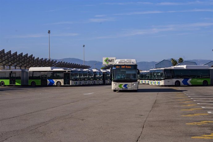 La flota de la EMT Palma suma 22 nuevos buses de 18 metros