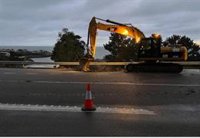 Suspendida la circulación ferroviaria en A Mariña por peligro de desprendimiento de la N-642, que discurre en paralelo