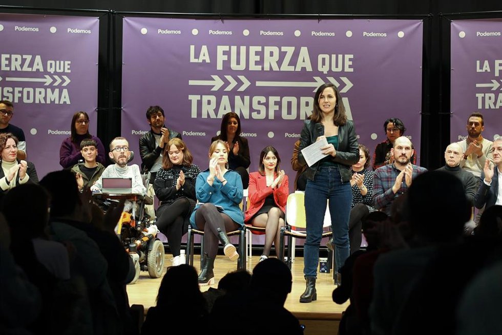 La secretaria general de Podemos y ministra de Derechos Sociales y Agenda 2030, Ione Belarra, interviene en un acto de la ruta 'La fuerza que transforma', en el Centro Cívico Río Ebro, a 21 de enero de 2023, en Zaragoza, Aragón (España).