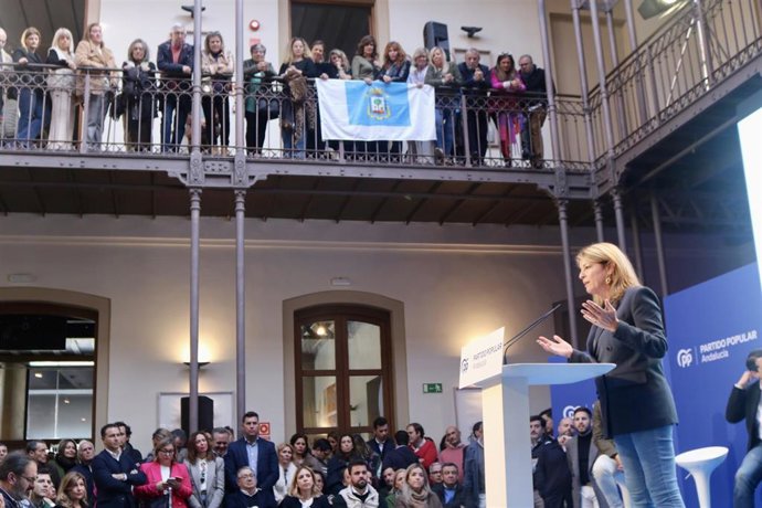 Pilar Mirando en el acto de presentación de candidatos a las alcaldías del PP.