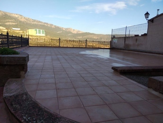 La inversión en la plaza del Ayuntamiento ha superado los 30.000 euros