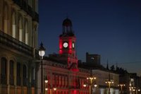 Madrid ilumina de rojo la fachada de la Real Casa de Correos para dar la bienvenida al Año Nuevo Chino