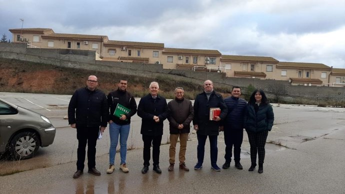 El diputado de Obras Públicas y Vivienda de Granada, José María Villegas, en su visita a Atarfe