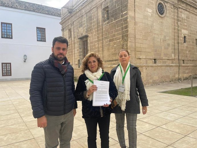 La portavoz del PP en el Ayuntamiento de San Juan de Aznalfarache (Sevilla), María Luisa Moya, en el Parlamento andaluz