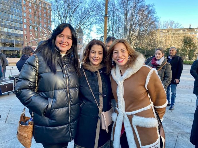 Las candidatas a la Alcaldía de las capitales de provincia, Lorena Orduna, Emma Buj y Natalia Chueca.