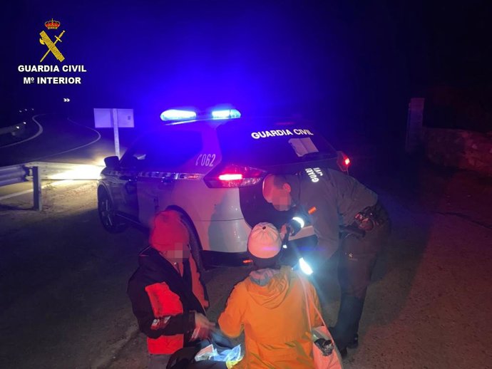 Localizan a dos senderistas perdidos en el paraje del Garbí
