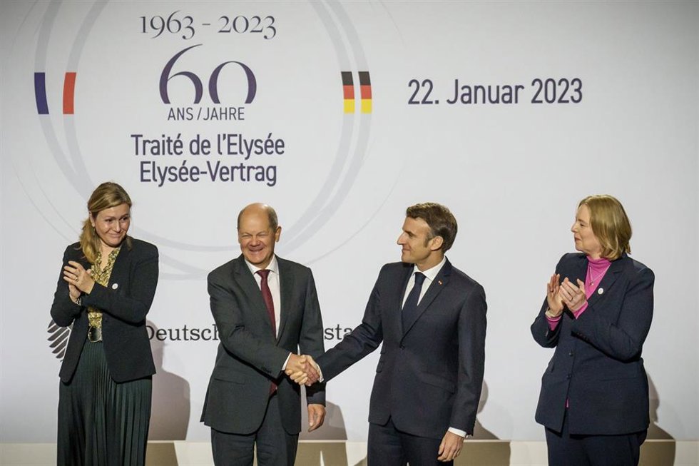 La presidenta de la Asamblea Nacional francesa, Yael Braun-Pivet; el canciller alemán, Olaf Scholz; el presidente francés, Emmanuel Macron, y la presidenta del Bundestag, Barbel Bas, en París en la celebración del 60 aniversario del Tratado del Elíseo