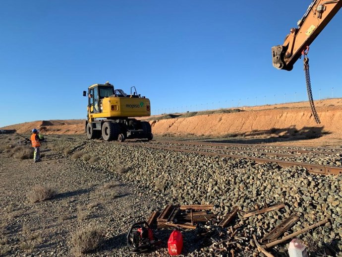 Obras de ampliación en la plataforma ferroviaria de Platea.