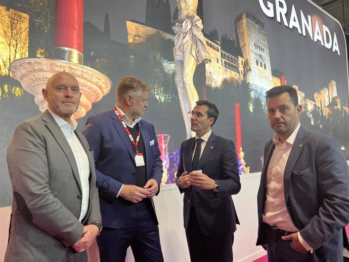 El alcalde de Granada, Francisco Cuenca, en Fitur 2023