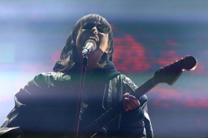 La cantante Zahara actúa en la plaza Joan Carles I. El concierto forma parte de la programación de las fiestas de Sant Sebasti.