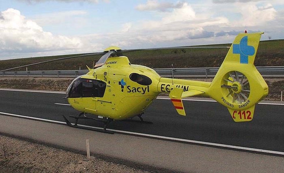 Archivo - Helicóptero medicalizado.