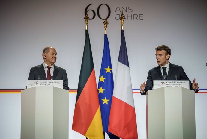 Olaf Scholz y Emmanuel Macron en París