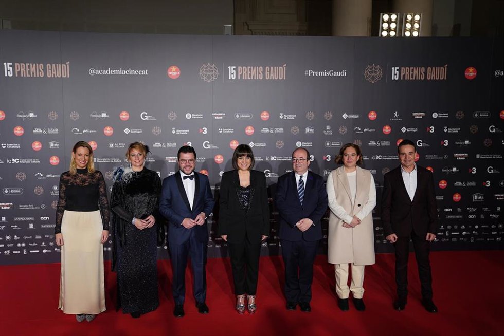 Autoridades: Judith Colell, Alcalde de Calella, Alcaldessa de Sant Cugat, President de la Generalitat, Ministro de Cultura, Vicepresidenta Parlament de Catalunya, Delegada del Gobierno, Ada Colau