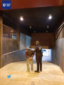 Detenido un hombre como presunto autor de un robo con violencia en un bazar chino de Murcia
