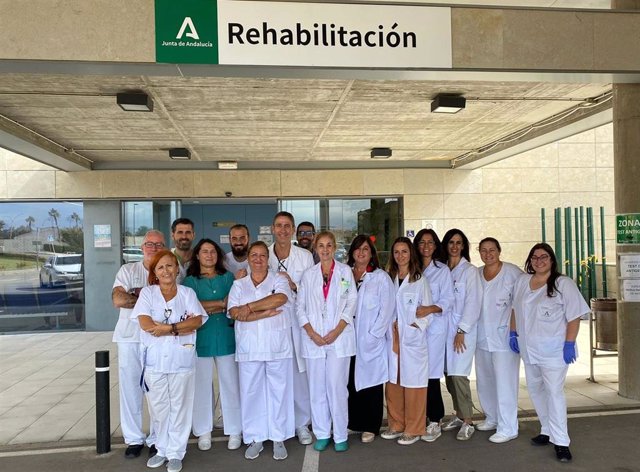 Equipo de médicos rehabilitadores del Virgen de Valme de Sevilla.