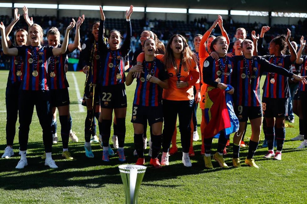 Jugadoras del FC Barcelona celebran su triunfo en la Supercopa de España 2023. 