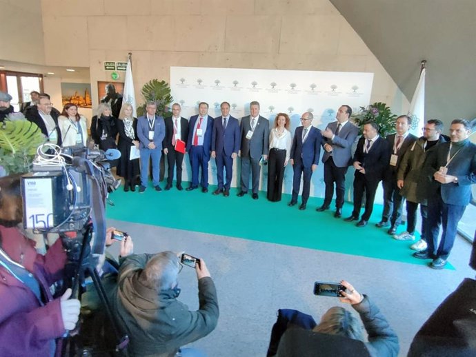 Autorides y organizadores del Peace City World Congress en Salamanca