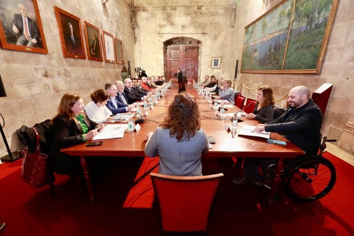 El Govern aprueba un decreto para garantizar la accesibilidad también en los espacios virtuales.