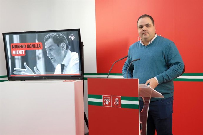 Víctor Torres en la rueda de prensa.